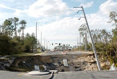 capt.wxs10312182342.a_sinkhole_wxs103