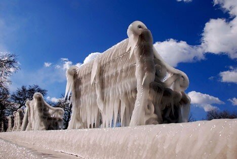 snowDM2002_468x314
