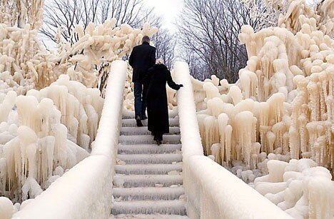 snowDM2002_468x307